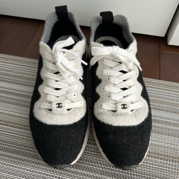 Chanel Knit CC Logo Sneakers - Picture 3 of 6